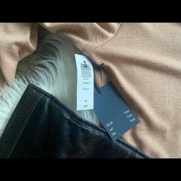 NWT Aritzia Alexa Knit Dress - Picture 3 of 4